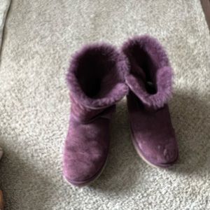 Ugg short boots
